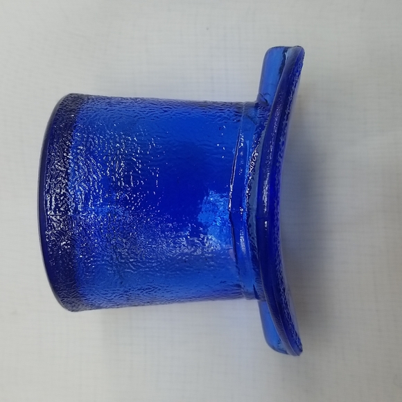 Vintage Blue Glass Tophat Ashtray - Picture 4 of 12